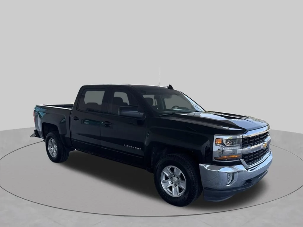 Used 2018 BLACK Chevrolet LT image 12