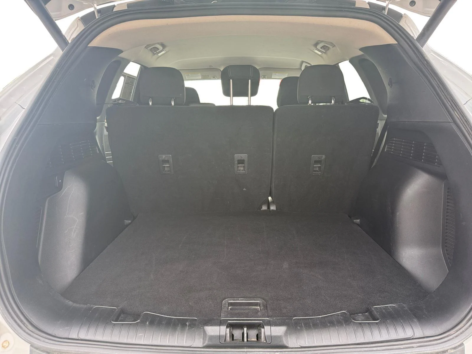 Used 2024 Oxford White Ford Active image 21