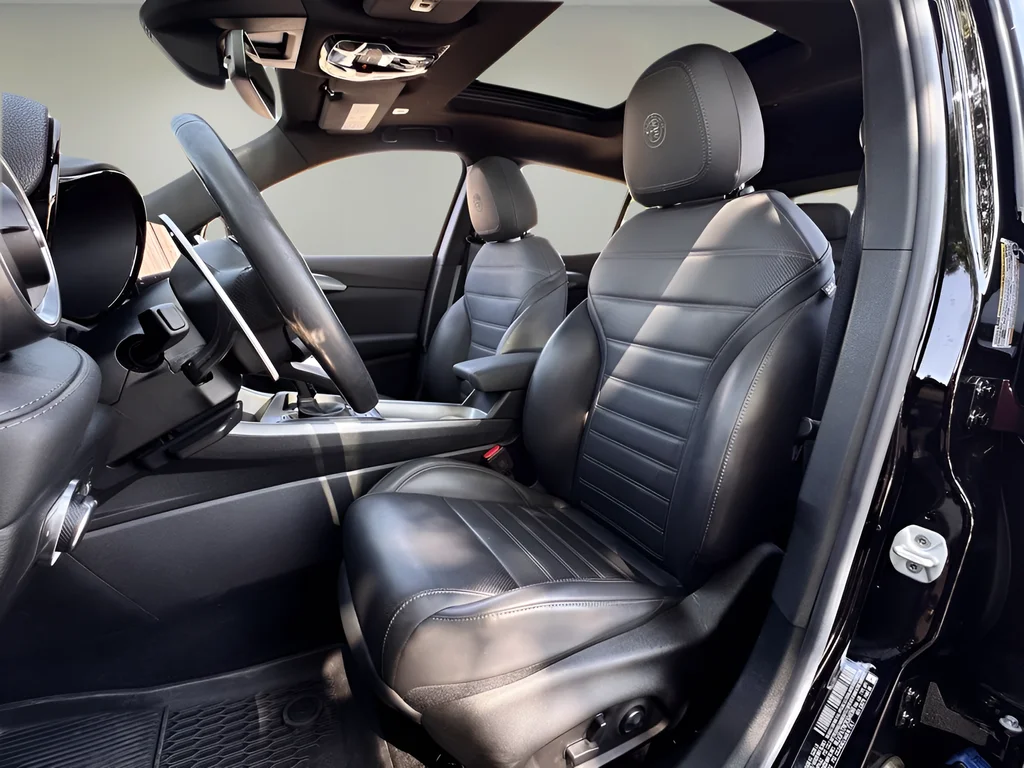 Used 2024 Black Alfa Romeo Veloce image 6