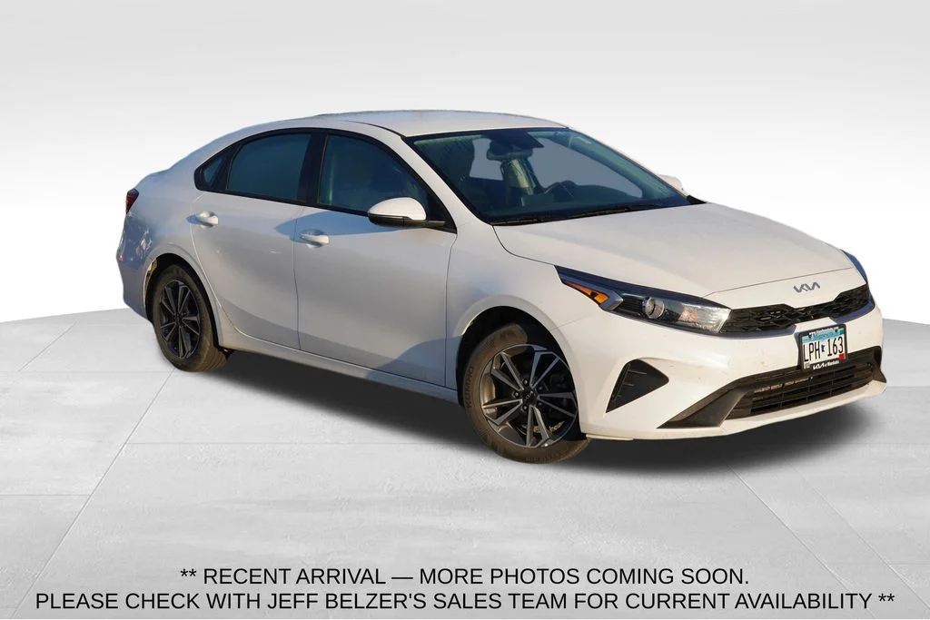 Used 2024 Snow White Pearl Kia LXS image 1