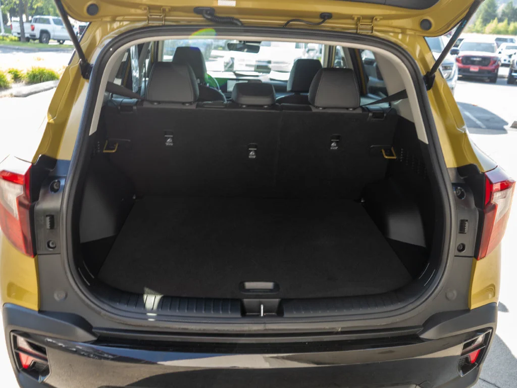 Used 2024 Green Kia S image 31