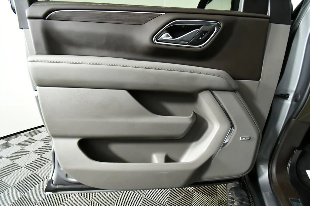 Used 2023 Sterling Gray Metallic Chevrolet Z71 image 21