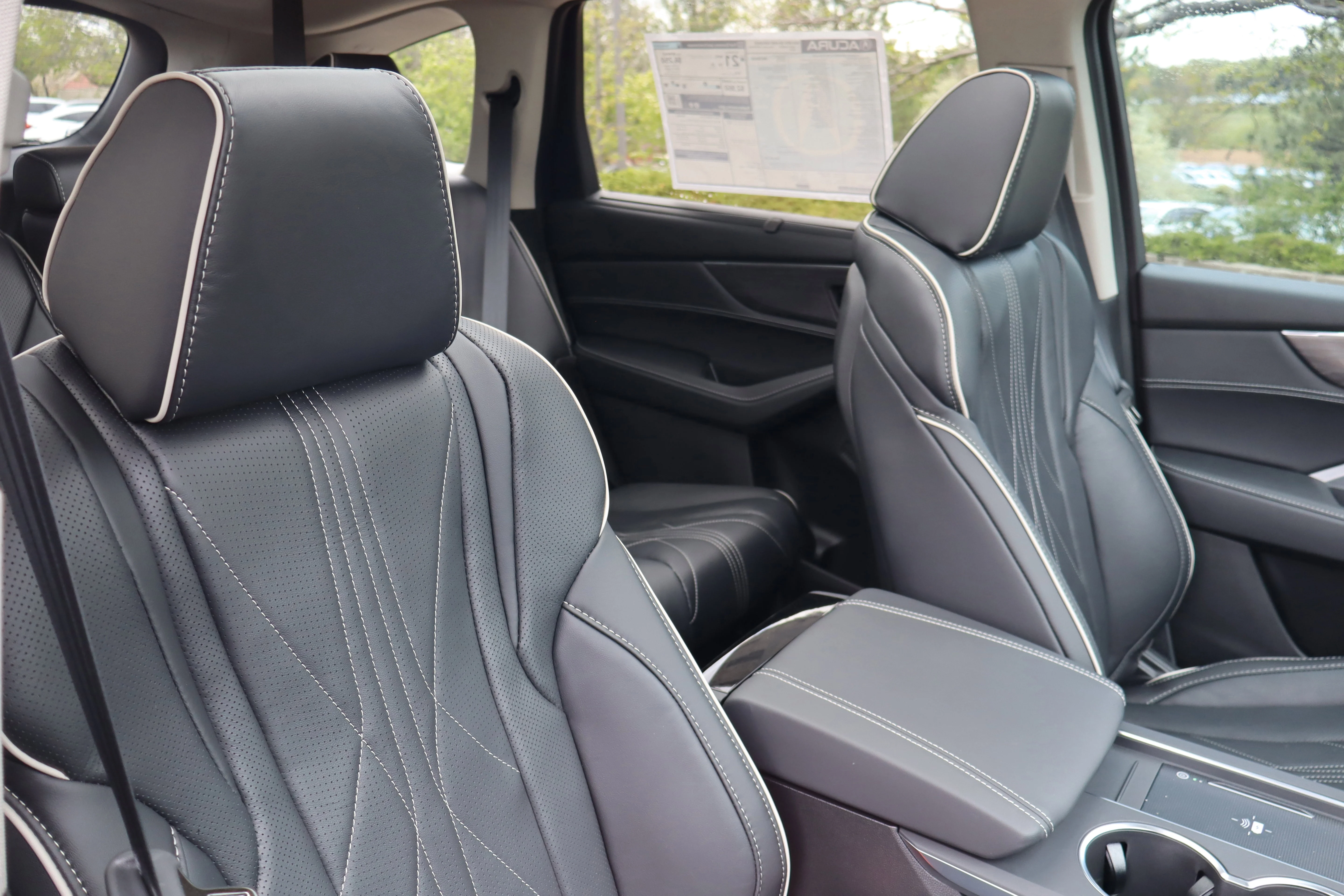 New 2026 Liquid Carbon Metallic Acura w/Advance Package image 33