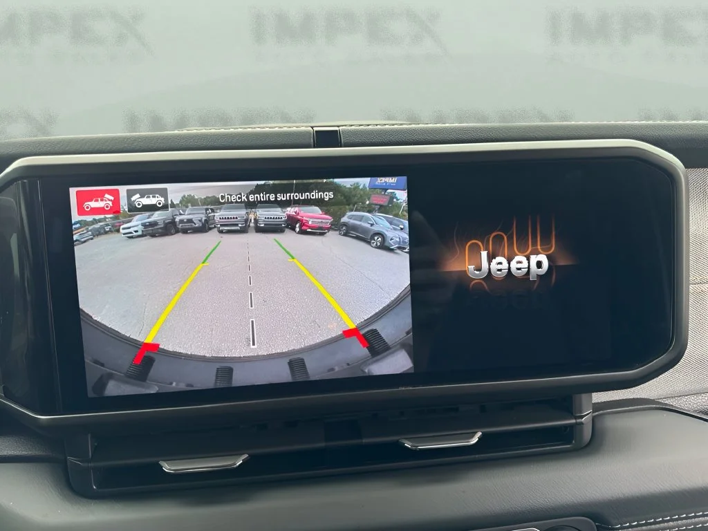 Used 2024 White Jeep Sahara image 19