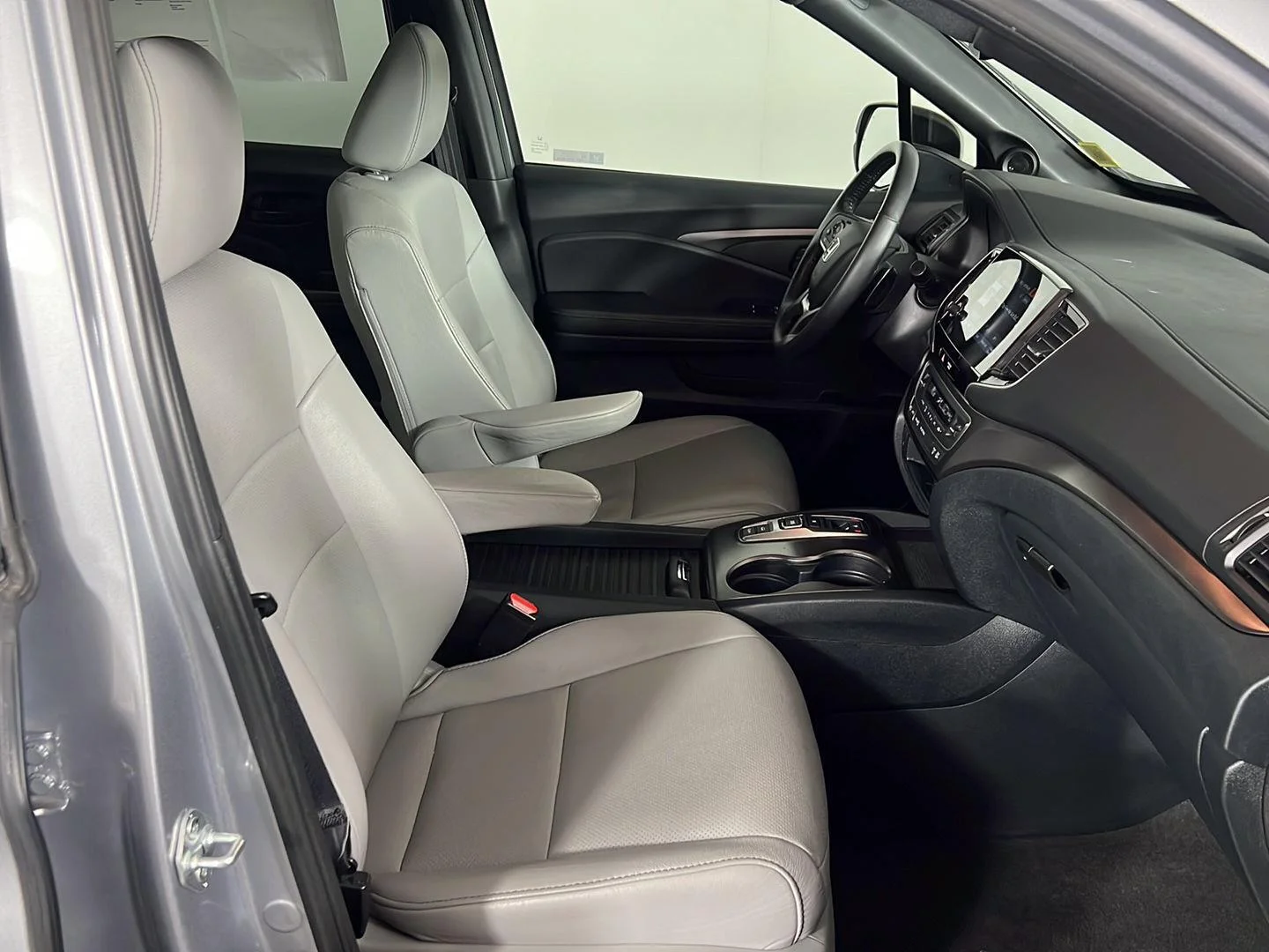 Used 2023 Lunar Silver Metallic Honda EX-L image 14