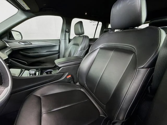 Used 2025 White Jeep Limited image 22