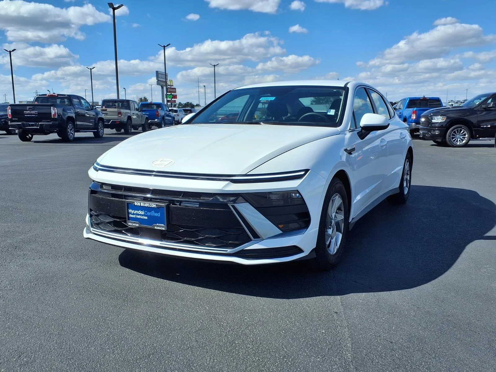 Certified Used 2025 White Hyundai SE image 19