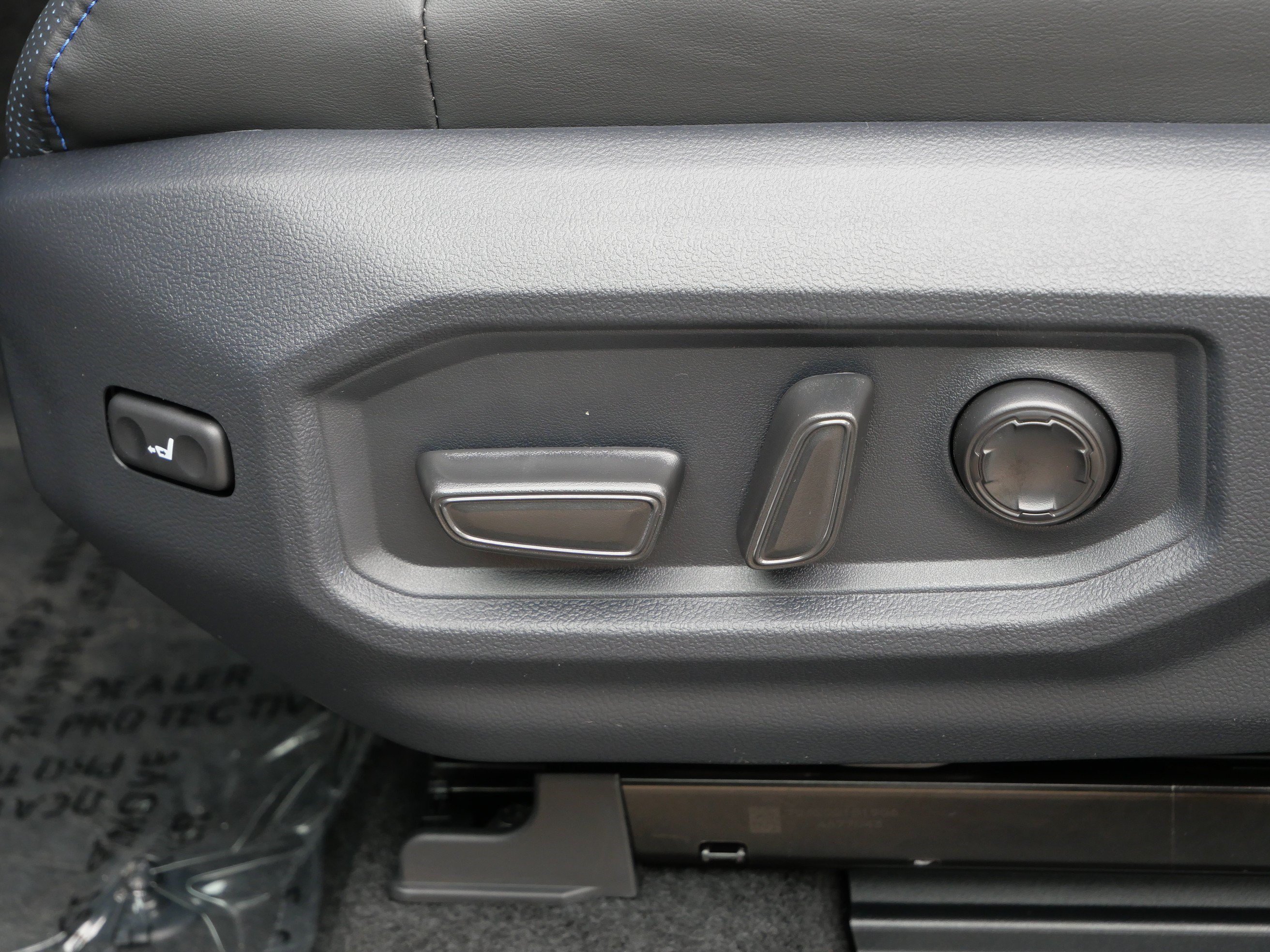 New 2026 Celestial Silver Metallic Toyota  Platinum image 7
