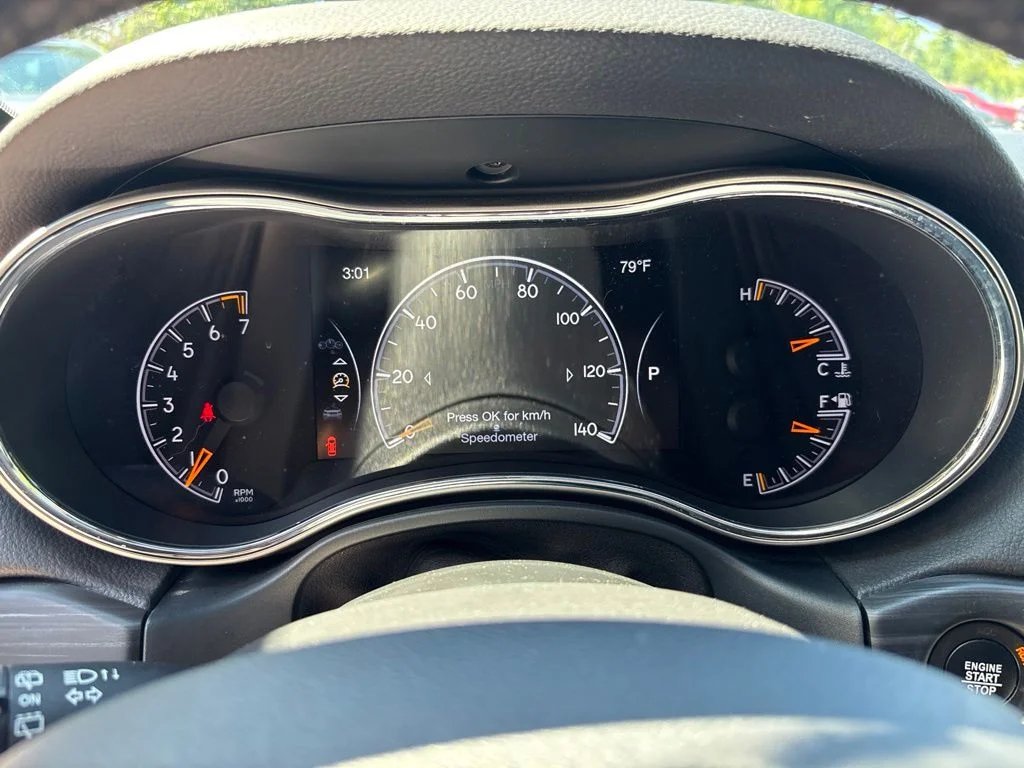 Used 2021 White Jeep Laredo X image 27