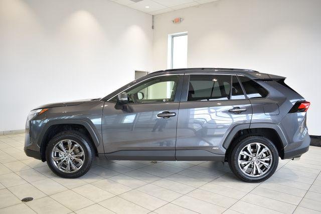 Certified Used 2025 MAGNETIC GRAY MET. Toyota  image 5