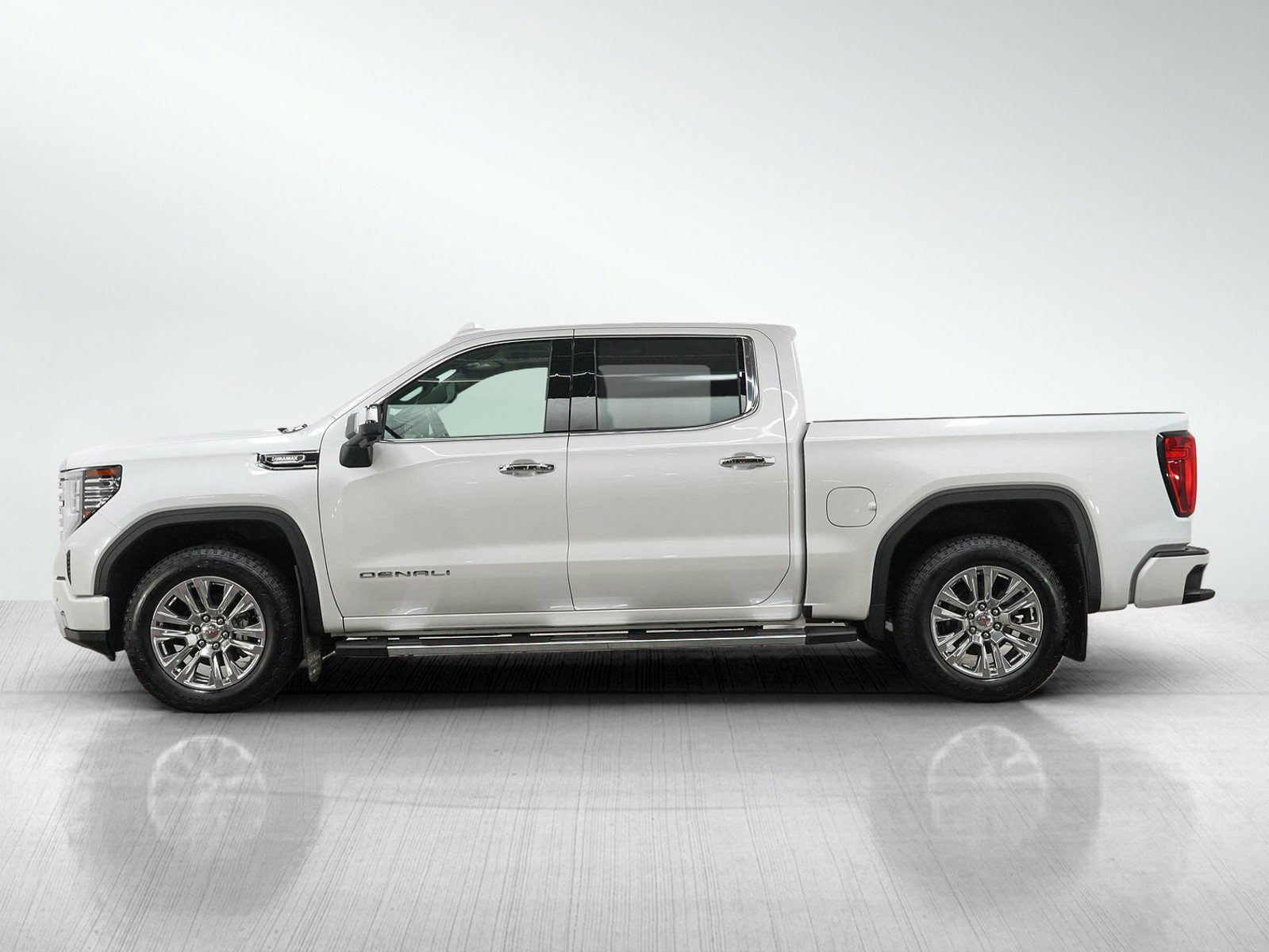 Used 2025 GMC Sierra 1500 Denali with VIN 1GTUUGE88SZ165810 for sale in South Saint Paul, Minnesota