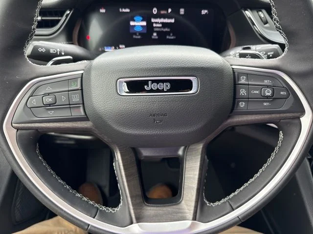 New 2026 Silver Zynith Exterior Paint Jeep Altitude image 34