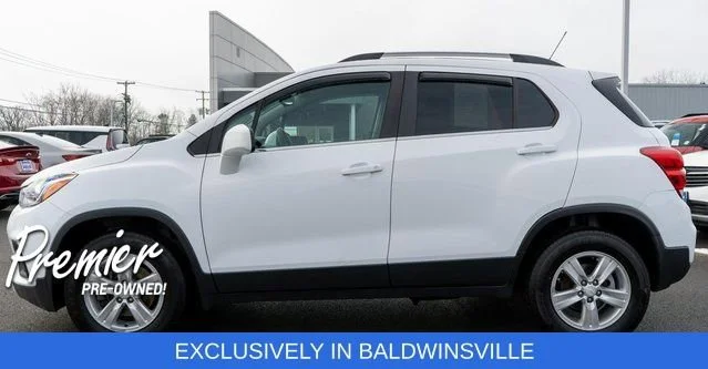 Used 2020 SUMMIT WHITE Chevrolet LT image 9