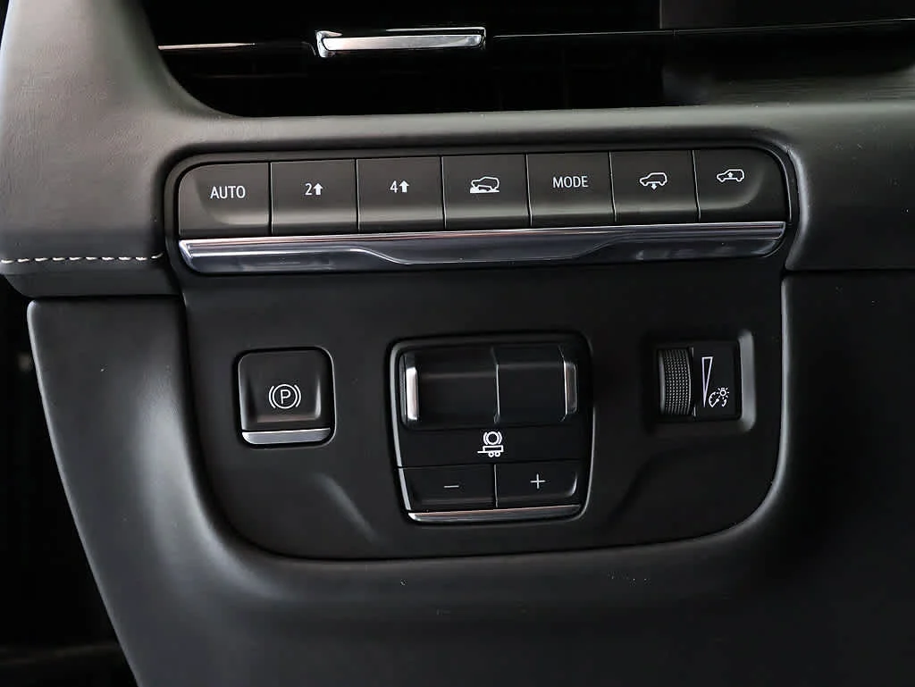 Used 2021 BLACK RAVEN Cadillac Sport Platinum image 27