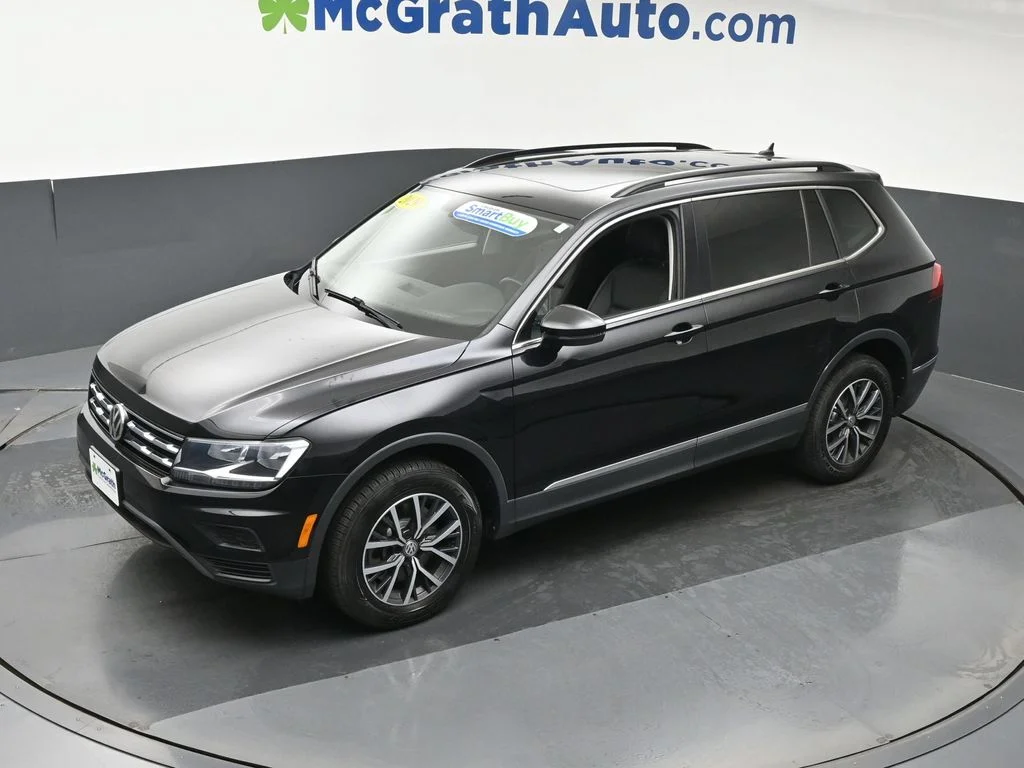 Used 2020 Black Volkswagen 2.0T SE image 22