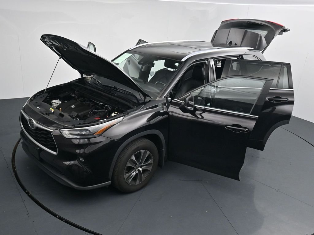 2021 Toyota Highlander XLE - Photo 26