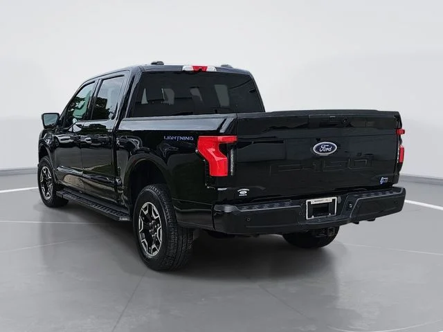 Used 2023 Black Ford XLT image 5
