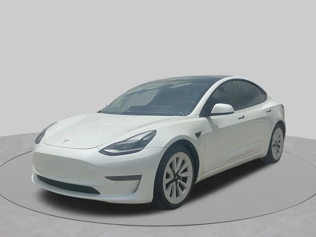 Used 2021  Tesla Standard Range Plus image 1