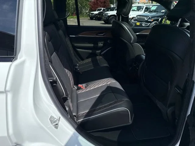 New 2026 Bright White Clearcoat Jeep Summit image 10
