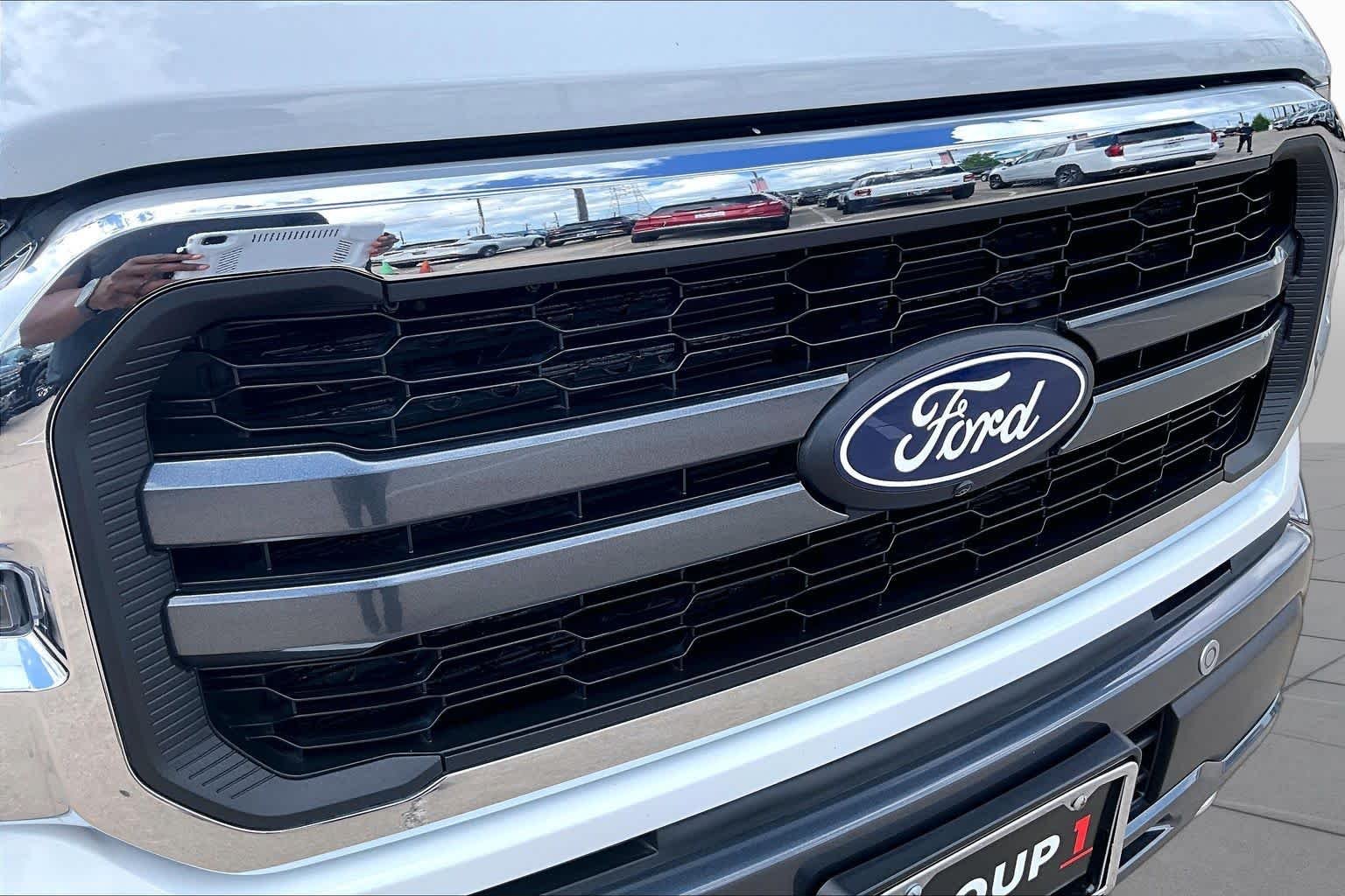 Used 2024 Oxford White Ford LARIAT image 30
