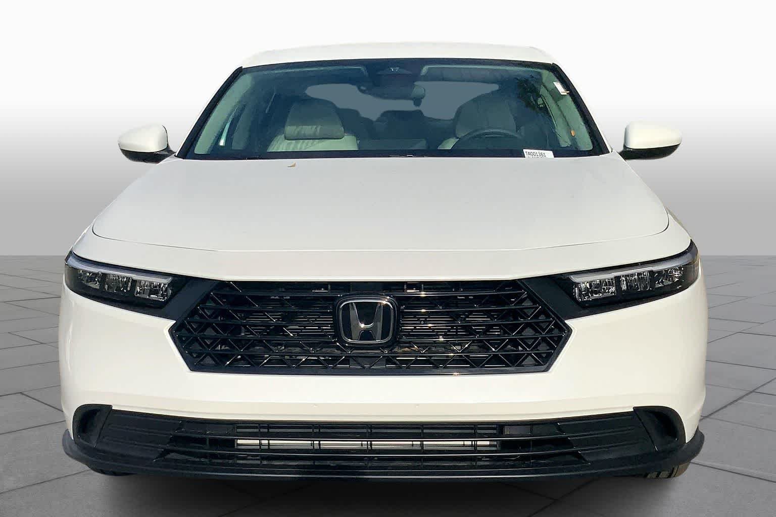 New 2026 Platinum White Pearl Honda LX image 3