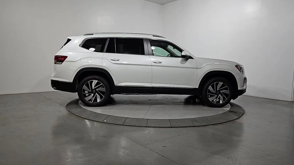 New 2026 White/off-white Volkswagen 2.0T SEL image 6