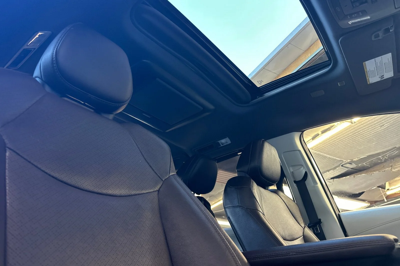 2021 Toyota Sienna Platinum - Photo 24