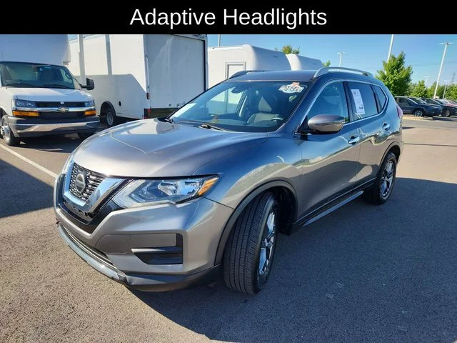 Used 2019 Gray Nissan SV image 3