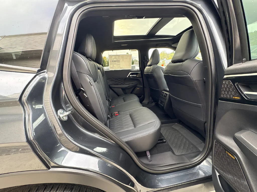 New 2026 Gray Mitsubishi SEL image 42