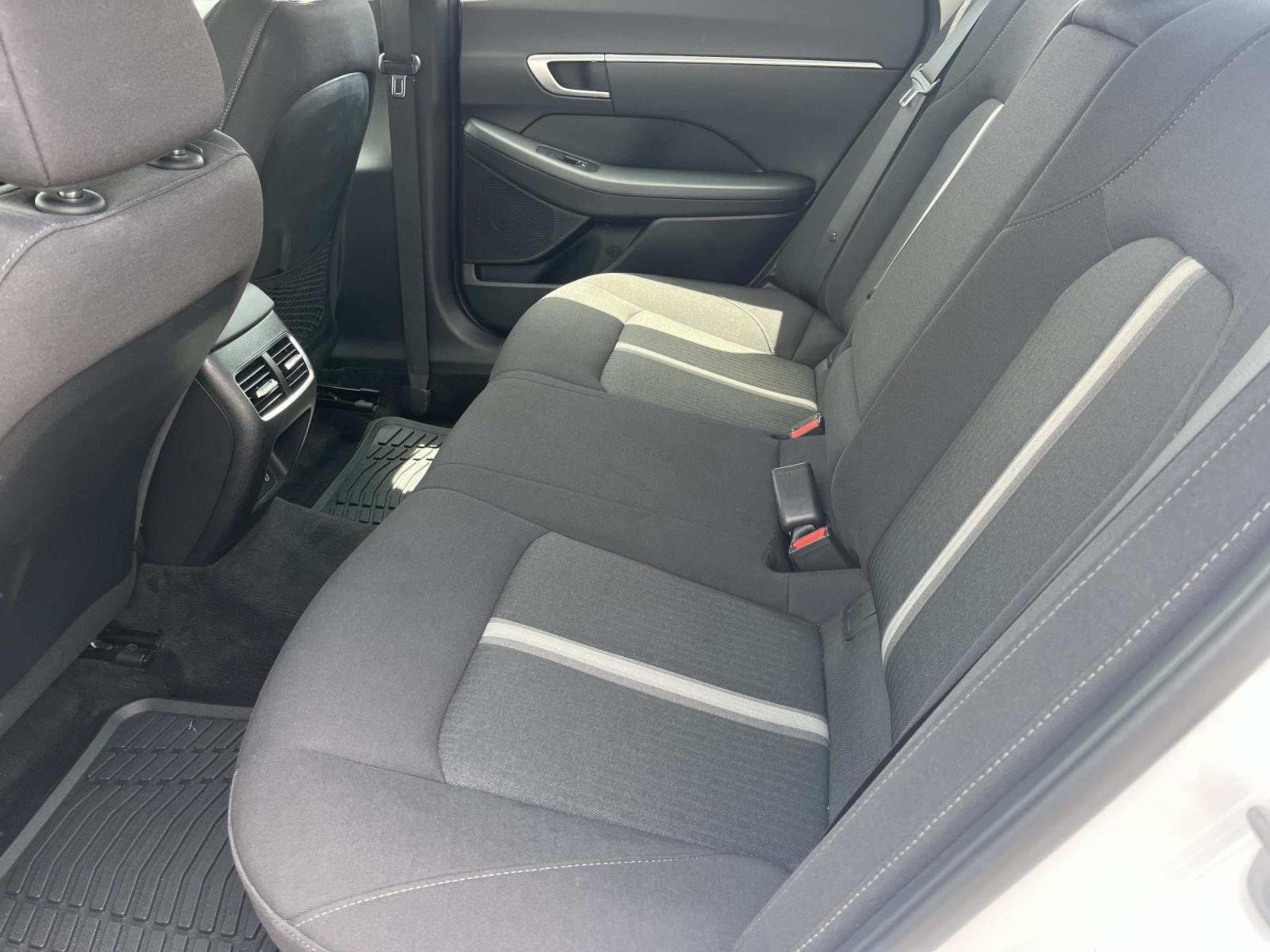 Used 2025 Serenity White Hyundai SEL image 17