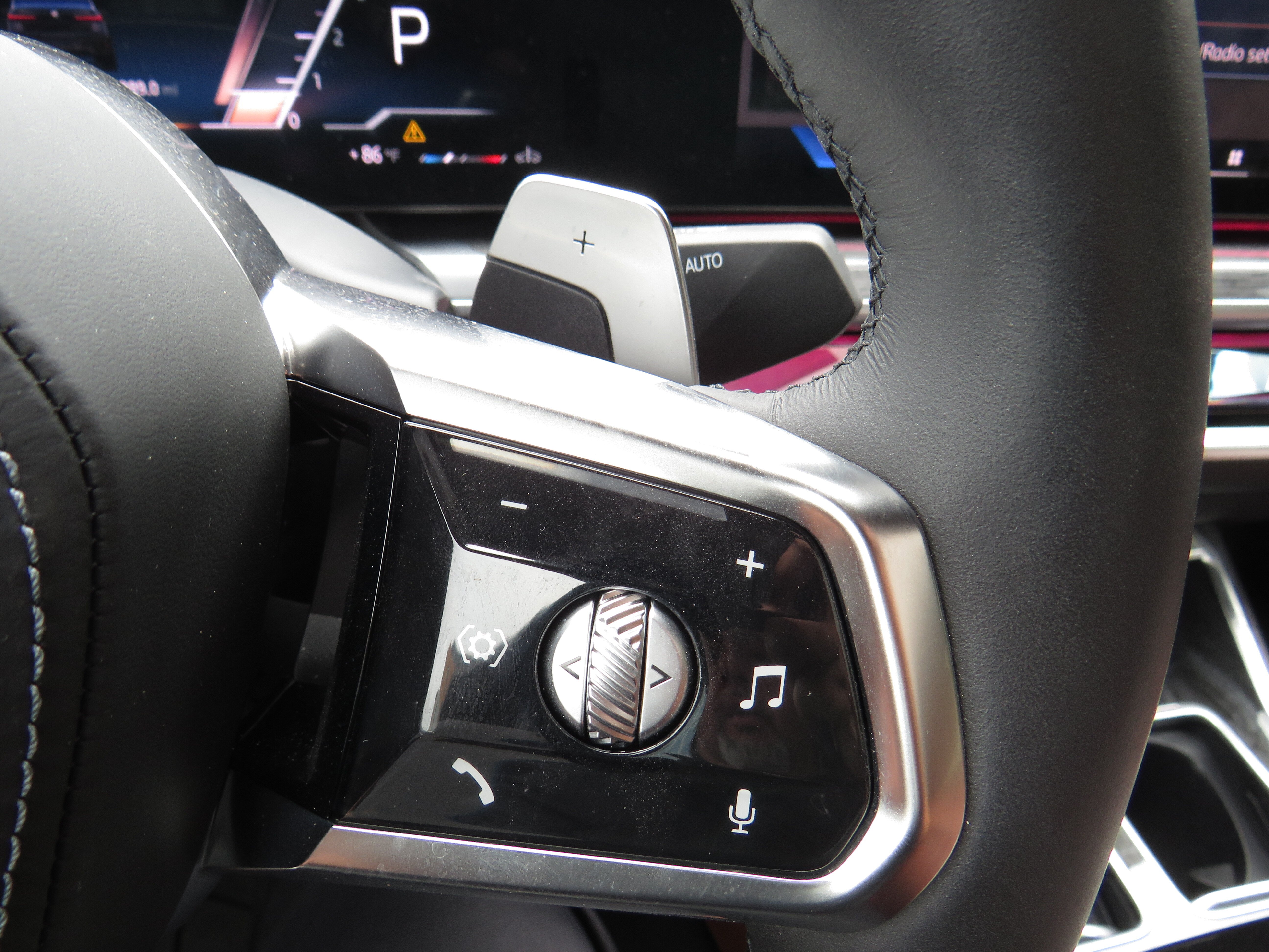 Used 2024 Black Sapphire Metallic BMW 760i xDrive image 11
