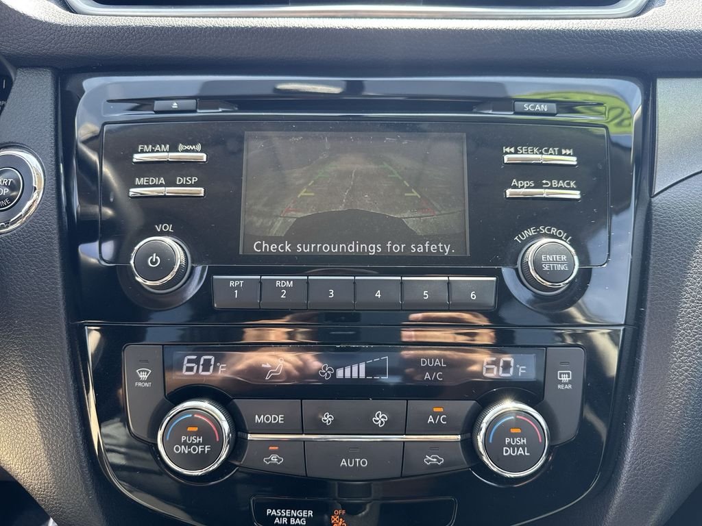 Used 2015 Gray Nissan SV image 23