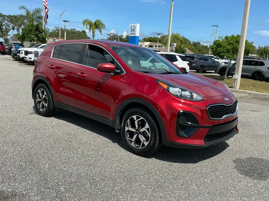 Used 2022 Red Kia LX image 19