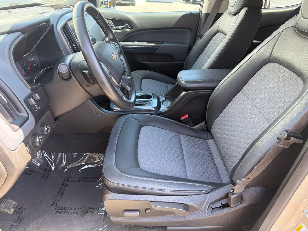 Used 2021 SAND DUNE METALLIC Chevrolet 4WD Z71 image 23