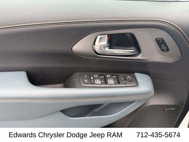 New 2027 Bright White Clear-Coat Exterior Paint Chrysler Pinnacle image 14