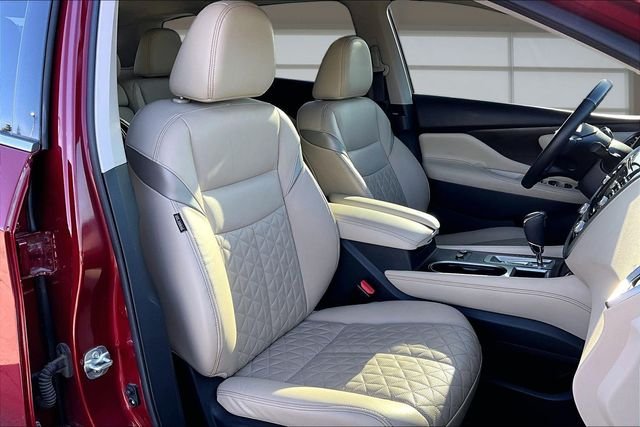Used 2021 Red Nissan Platinum image 7