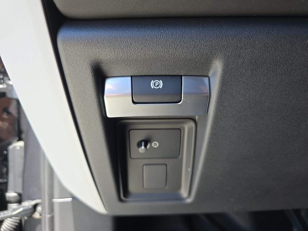 New 2026 Carpathian Grey Land Rover S image 27
