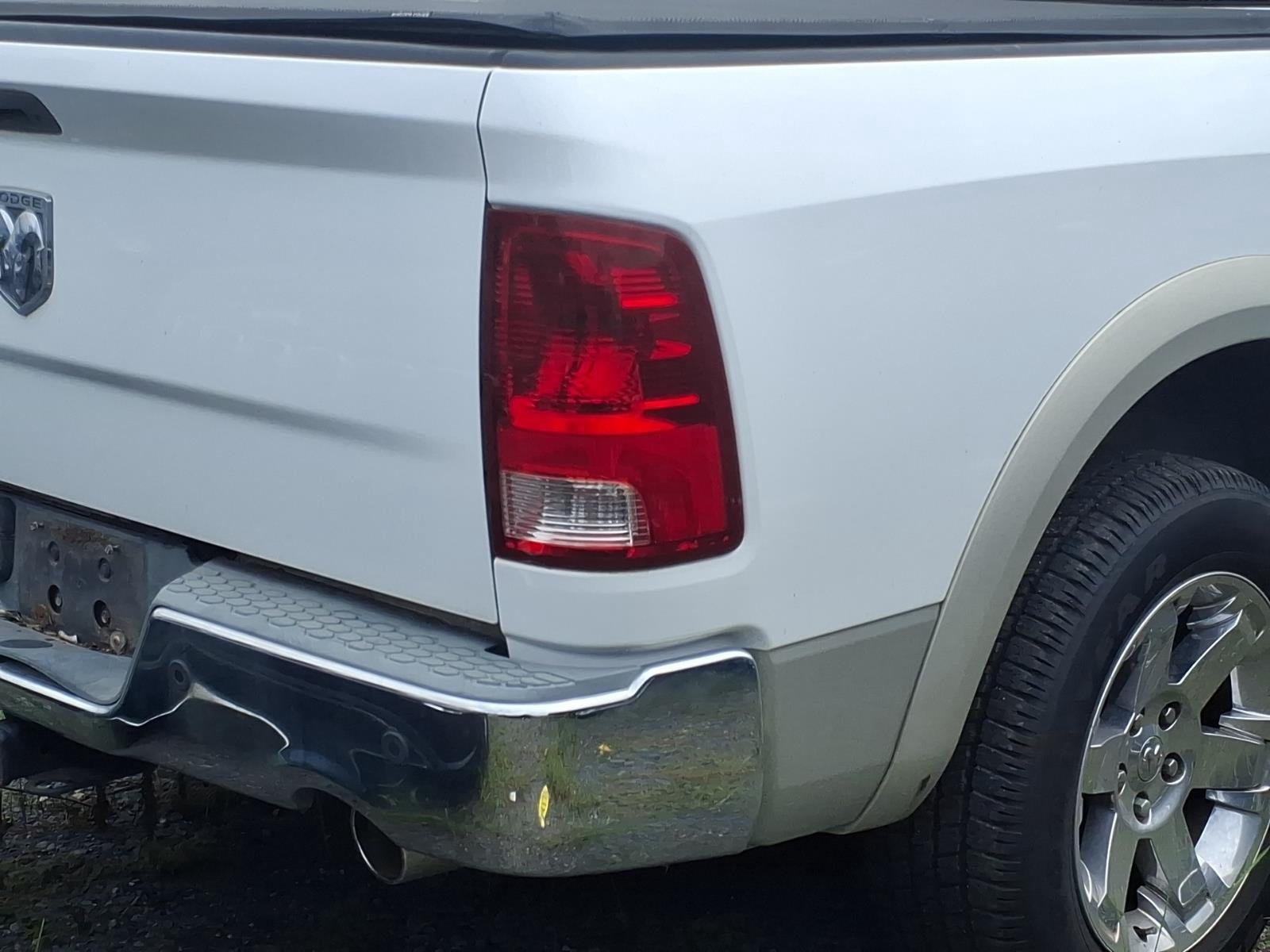 Used 2010 Bright White Dodge Laramie image 9