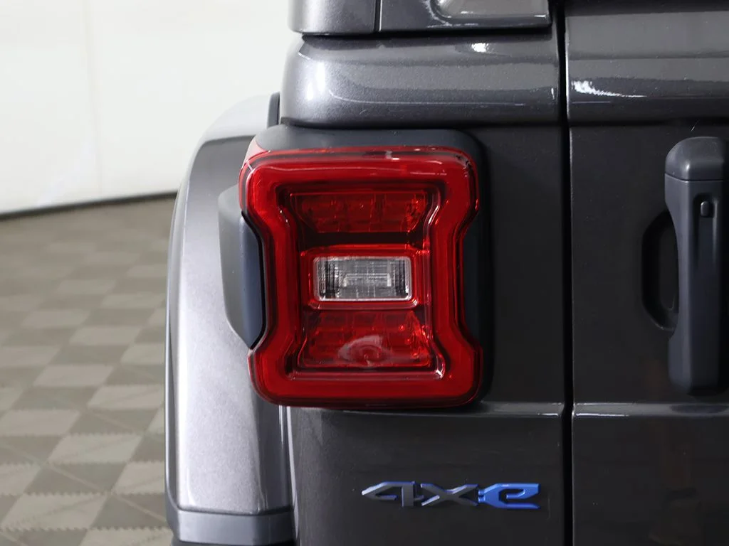 2022 Jeep Wrangler Unlimited Rubicon 4xe - Photo 13