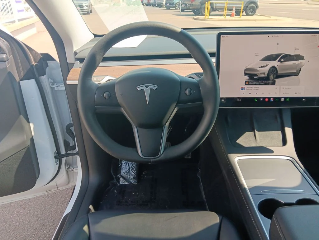 Used 2024  Tesla Long Range image 13
