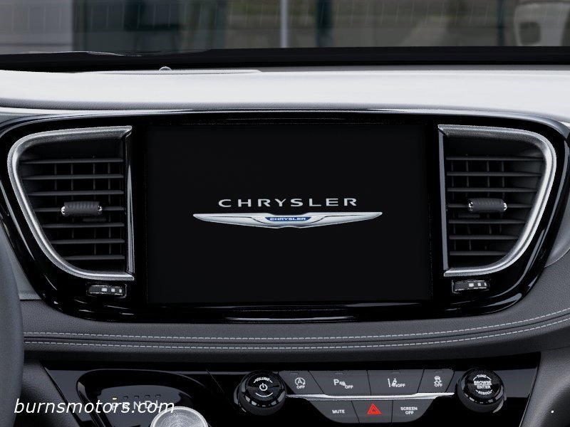 New 2026 Bright White Clear-Coat Exterior Paint Chrysler Limited image 18