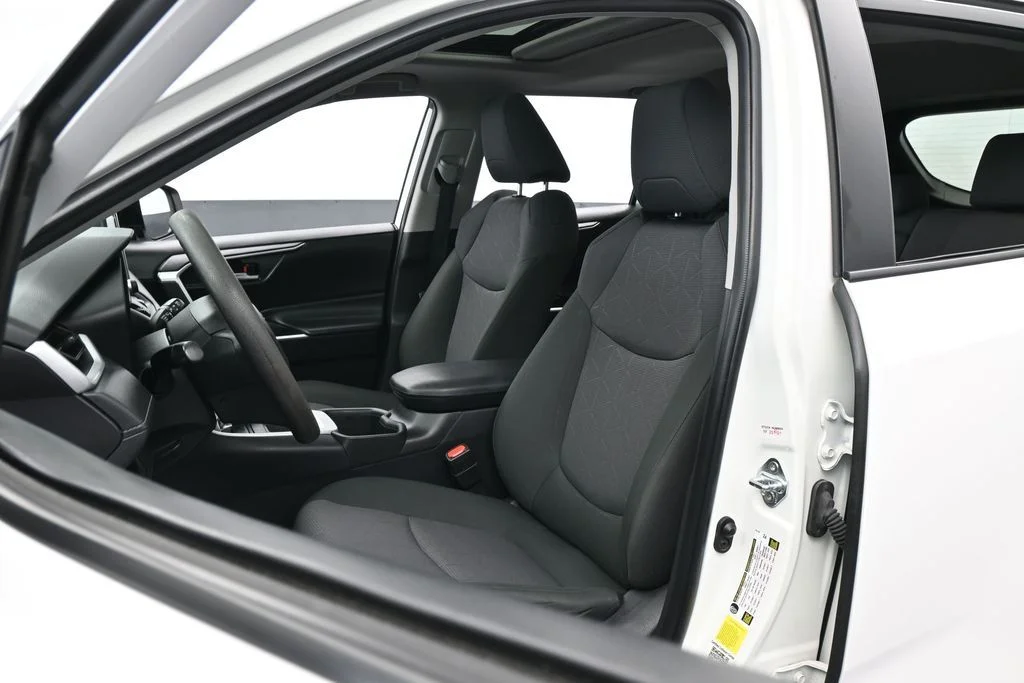 Used 2025 Ice Toyota XLE image 9