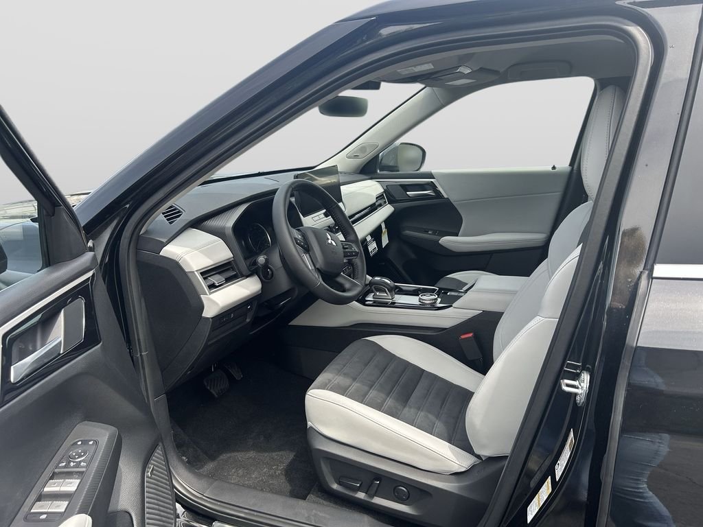 New 2026 BLK DIAMOND Mitsubishi SE image 12