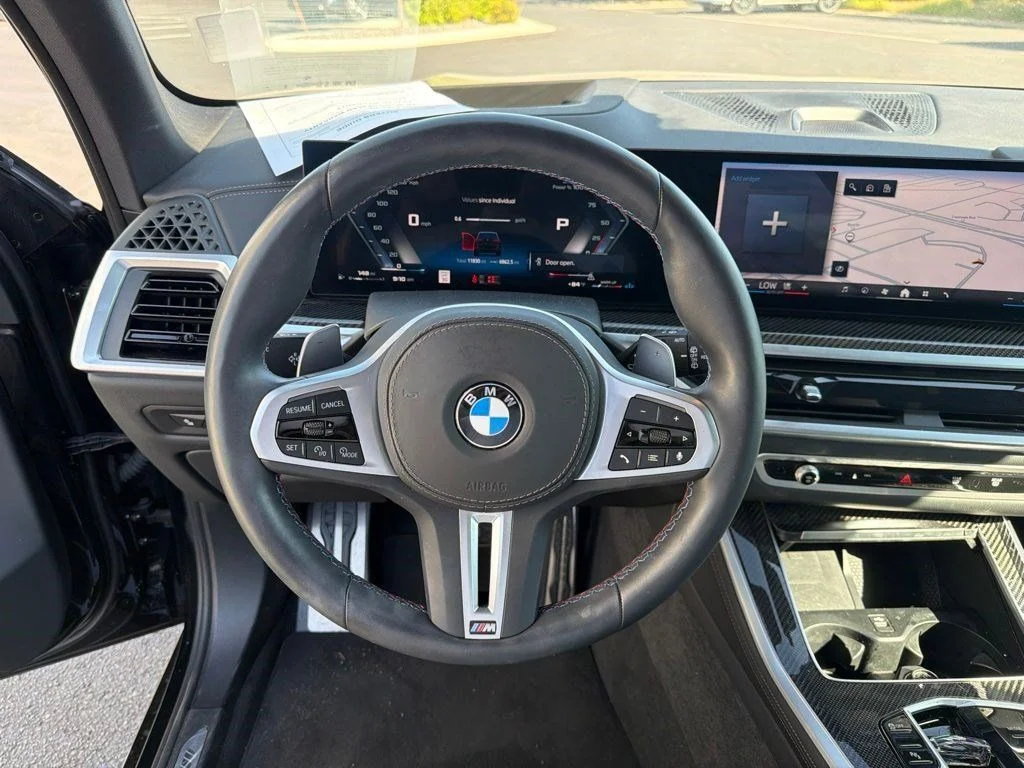 Used 2025 Black Sapphire Metallic BMW M60i image 13