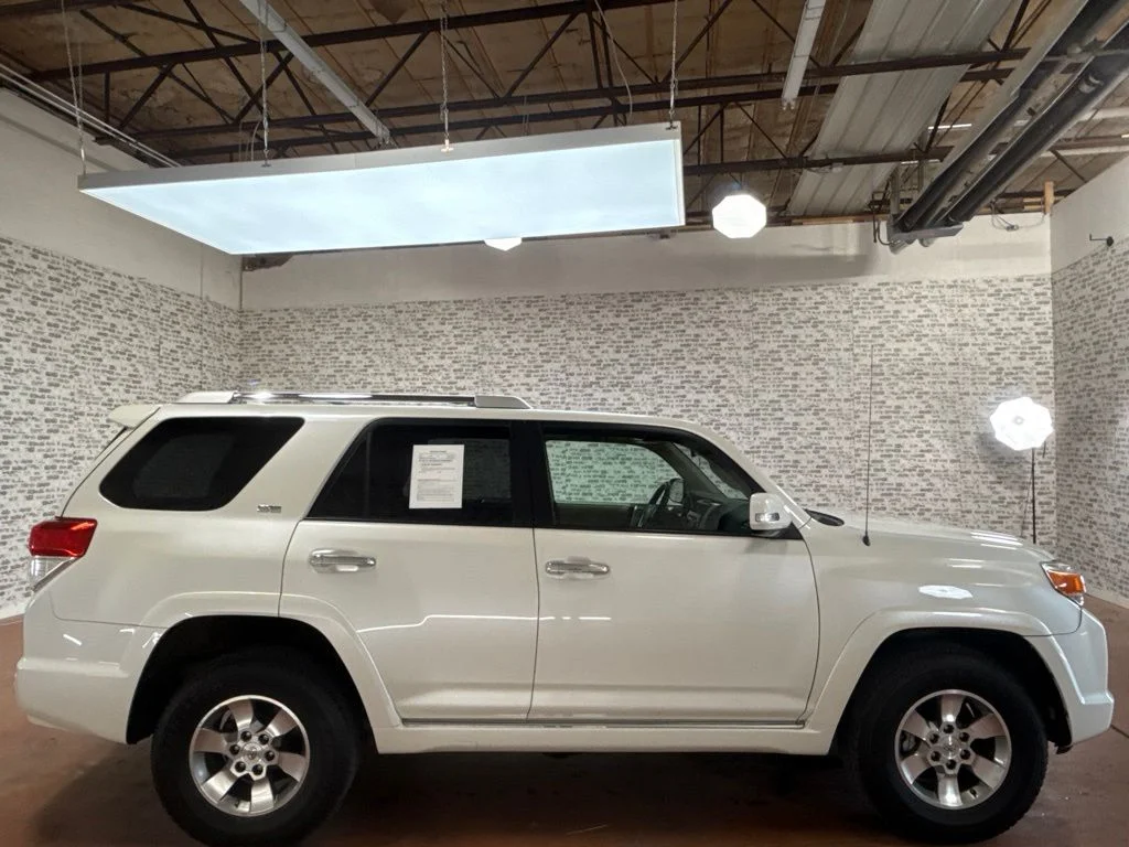 Used 2010 Blizzard Pearl Toyota SR5 image 8