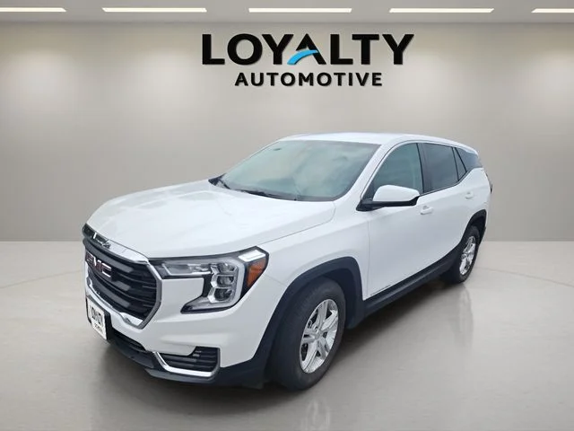 Used 2024 White GMC SLE image 2