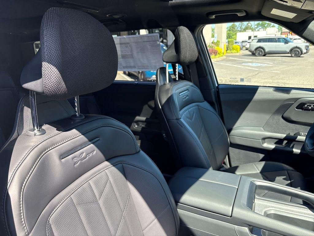New 2027 Glacial White Pearl Kia X-PRO SX image 33