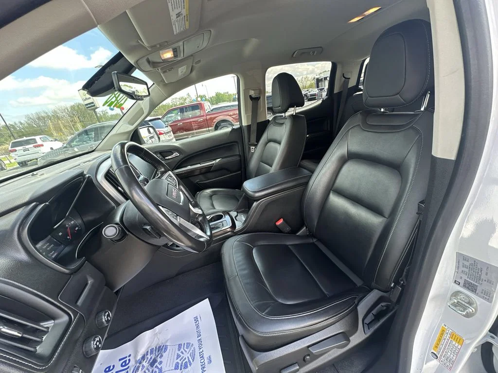 Used 2020 White GMC SLT image 16