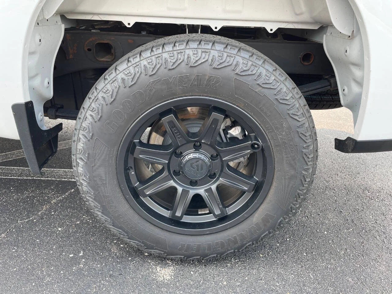 2022 Chevrolet Silverado 1500 LT - Photo 21