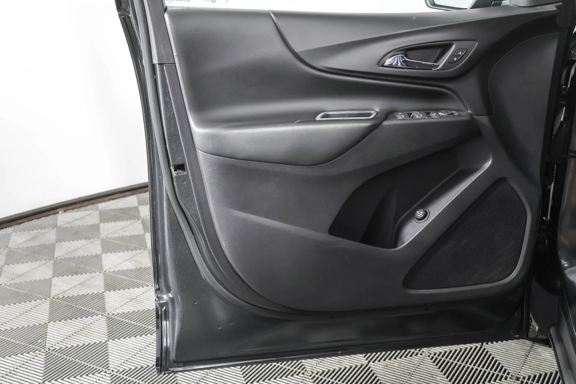 Used 2018 NIGHTFALL GRAY METALLIC Chevrolet LT image 34